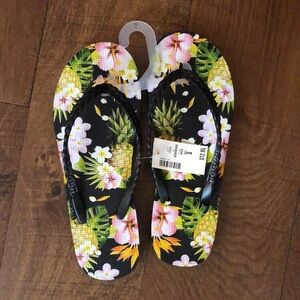 Aeropostale Floral Flip Flops - Black and Green